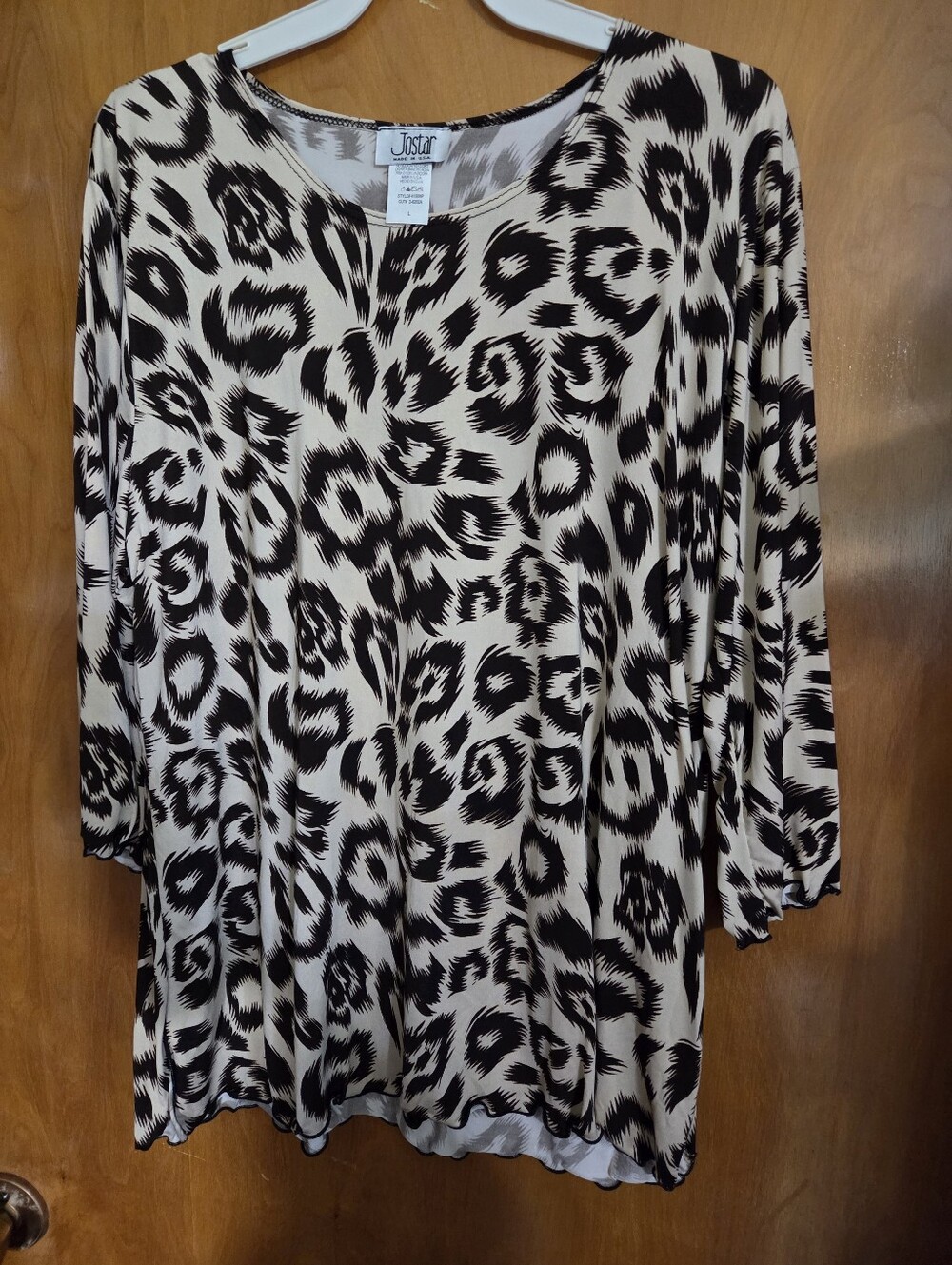 Brown and beige stretchy top new Lg. 3/4" Sleeve